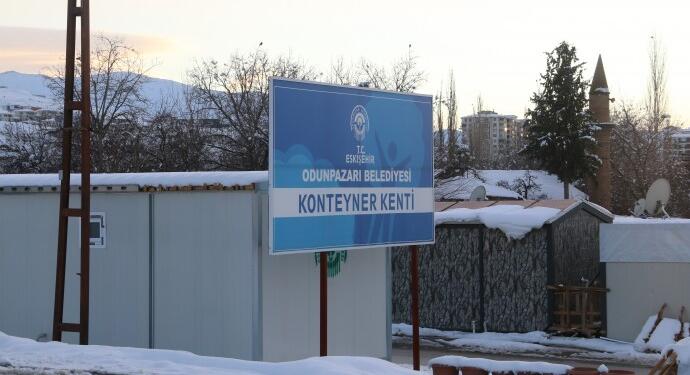 8 Mart’a giderken | Depremzede kadınlar: Hiçbir sosyal hayatımız yok, sadece yaşıyoruz