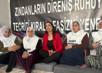 ‘İktidar barış çağrılarına savaş zirveleri ile yanıt veriyor’