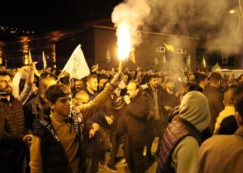 DEM Parti Mûş kent merkezini ilk kez aldı: Halk zaferini kutluyor