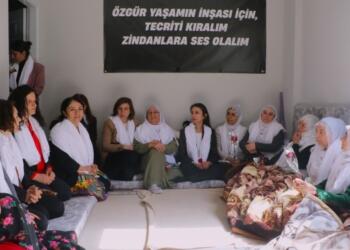 Hatimoğulları Adalet Nöbeti tutan anneleri ziyaret etti: Mücadelelerinin yanındayız