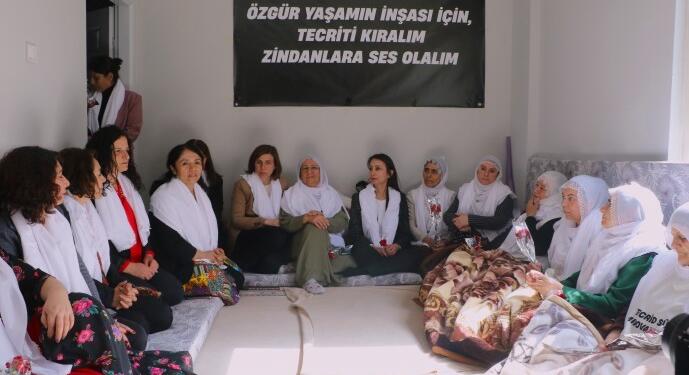 Hatimoğulları Adalet Nöbeti tutan anneleri ziyaret etti: Mücadelelerinin yanındayız