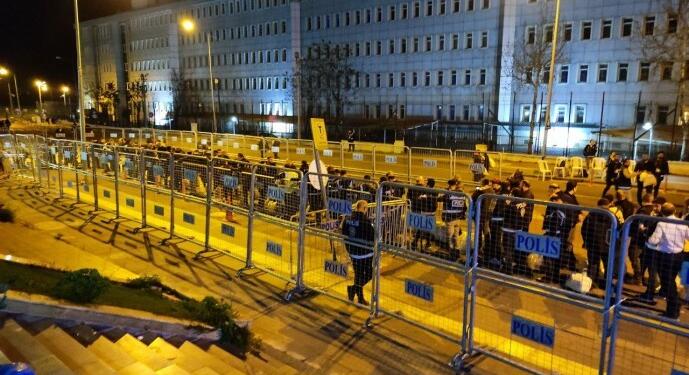 Amed’de oy torbaları adliyeye getirilmeye devam ediyor