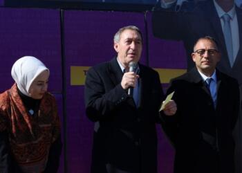 Bakırhan: Onlar yıkar ama DEM Parti yapar