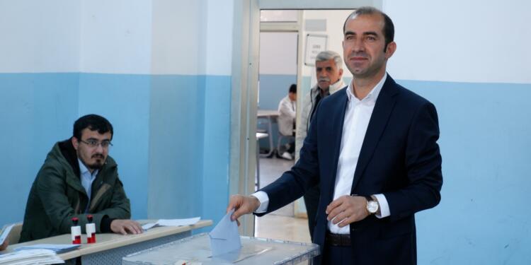 Uçar ve Bayındır oy kullandı: Bir oy ile çok şey değişir