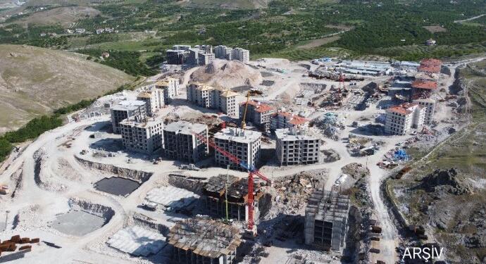 TOKİ inşaatında yüksekten düşen işçi ağır yaralandı