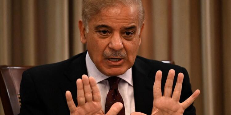 Pakistan’da Şerif ailesi yine başbakan