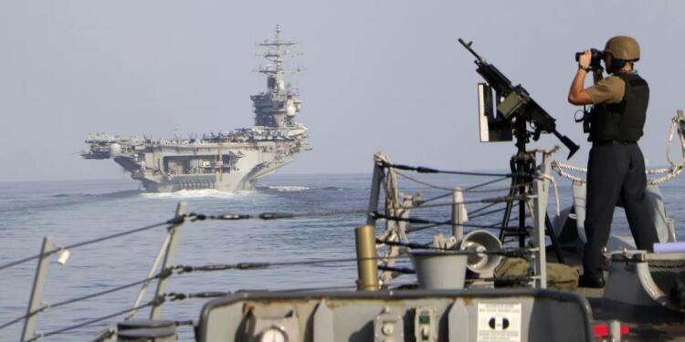 Aden-Kızıldeniz hattında füzler yağdı