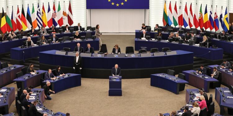 AB Ermenistan’a üyelik için kapı araladı