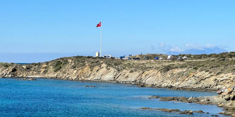 Göçmenleri taşıyan lastik bot battı: 4’ü bebek 20 ölü