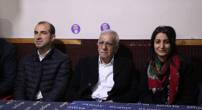 Ahmet Türk: Kimliğinize, siyasetinize, dilinize sahip çıkın