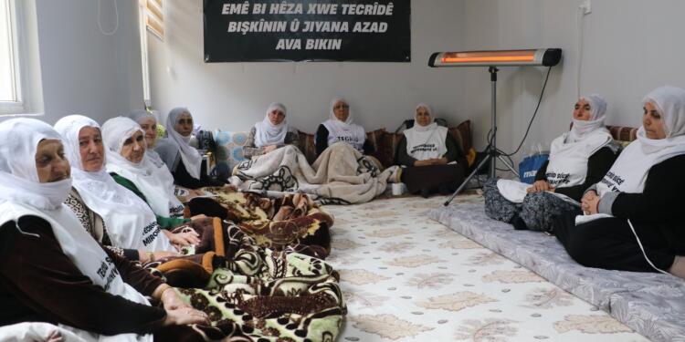 Adalet nöbetlerinde Türkiye’nin savaş hazırlığına tepki