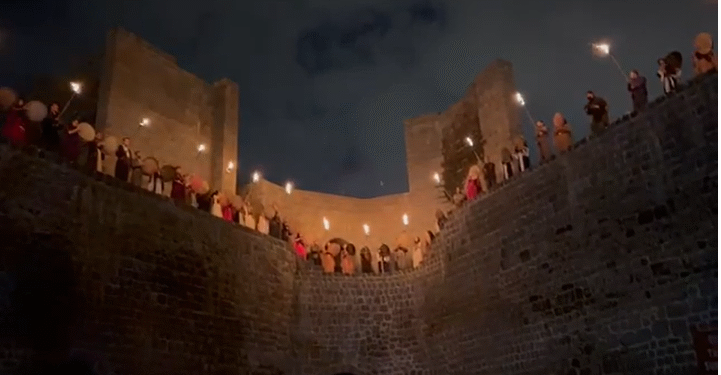 Amed surlarında Newroz kutlaması