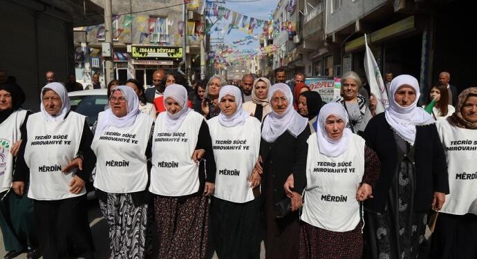 Adalet Nöbeti’ndeki anneler DEM Parti’nin seçim çalışmalarına katıldı