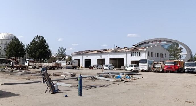 DBB’ye ait malzemeler askeriye ve emniyet tarafından taşınıyor