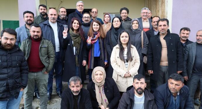 30 yıl sonra tahliye edilen tutsaklar ziyaret edildi