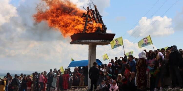 Kobanê Halep ve Lübnan’da Newroz ateşi yakıldı
