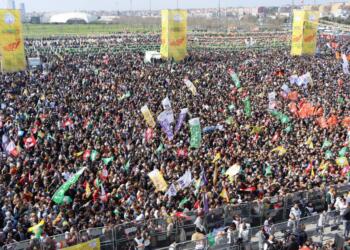 15 merkezde Newroz coşkusu | Foto galeri