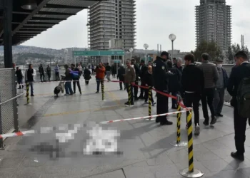 İzmir’de aktarma merkezi önünde silahlı saldırı: 1 ölü, 2 yaralı