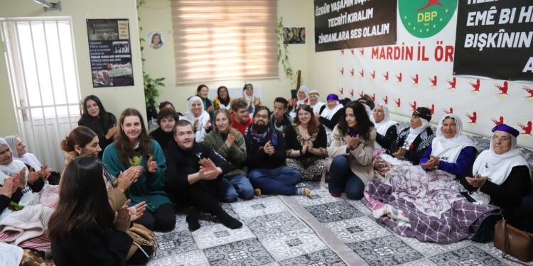 Enternasyonalist gençler Adalet Nöbeti’ni ziyaret etti