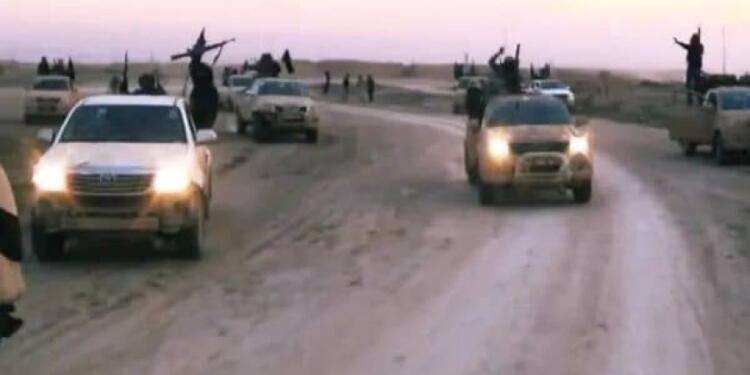 DAİŞ 2 kişiyi katletti