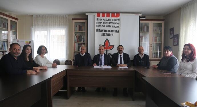 DEM Parti’nin Ankara adayı Türkdoğan’dan TİHV ve İHD’ye ziyaret