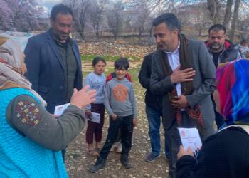 DEM Parti Amed’de 1 günde 75 bin evi ziyaret etti