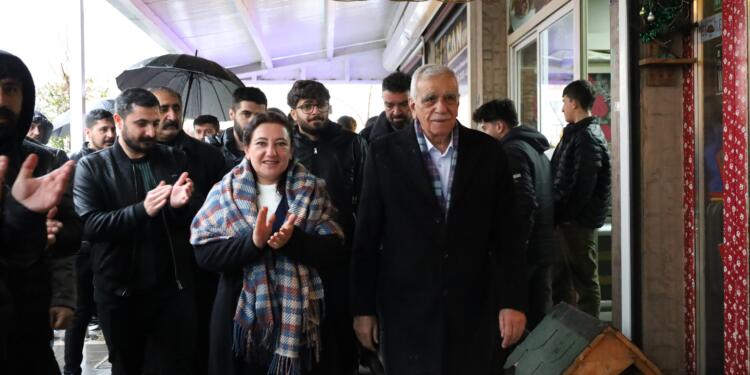 Şirnex’te seçim çalışmalarına katılan Türk: Cezaevlerin gözü Şirnex’te