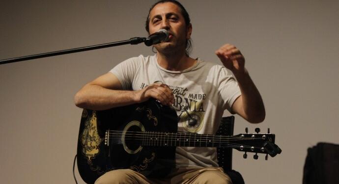 Kürtçe şarkı davasında beraat kararı