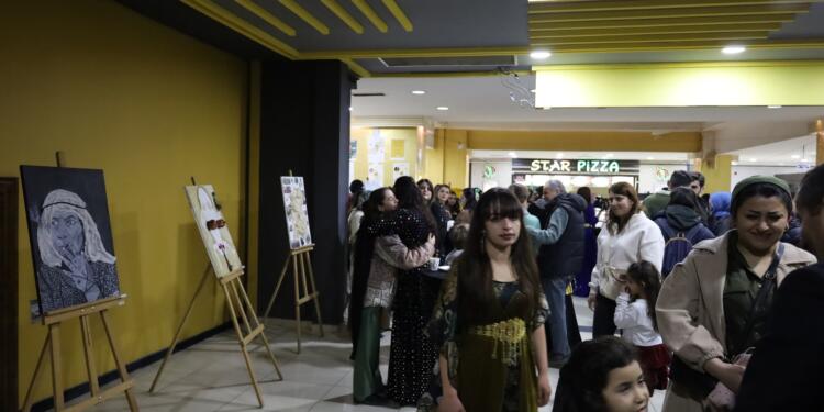 ‘Dörtte Dört Kadın Sanat’ resim sergisi yoğun ilgi gördü