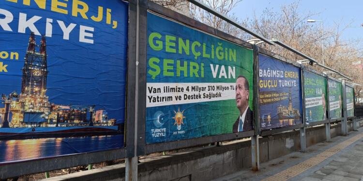 Erdoğan mitingi öncesi Wan’da sokaklara girişler yasaklandı