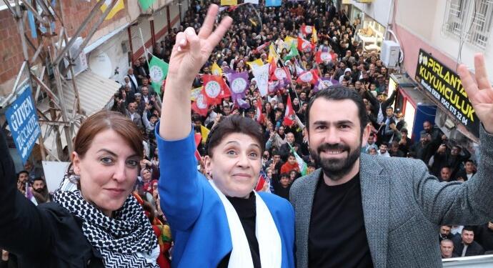 Zana, Serêkanîyê’de mitinge dönüşen halk buluşmasında konuştu