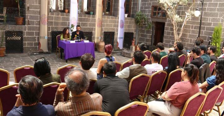 Bakur’da Kürt tiyatrosu söyleşisi