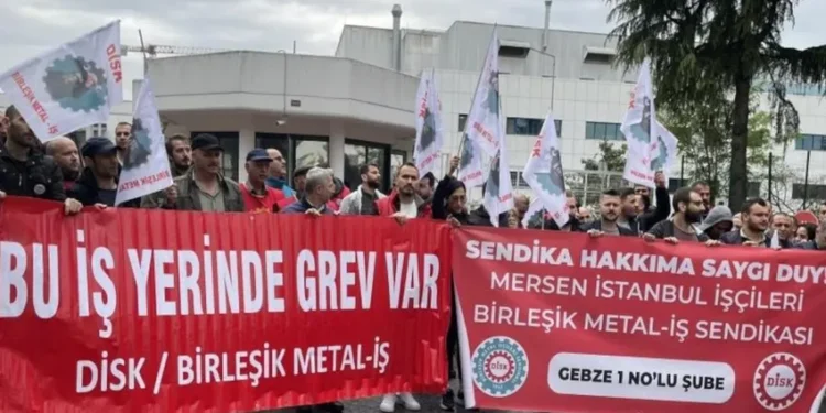 Mersen işçileri greve çıktı