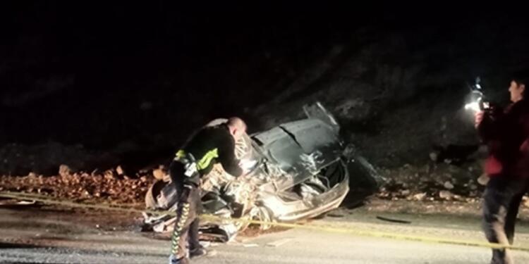 Otomobil dereye yuvarlandı: 3 kişi yaşamını yitirdi