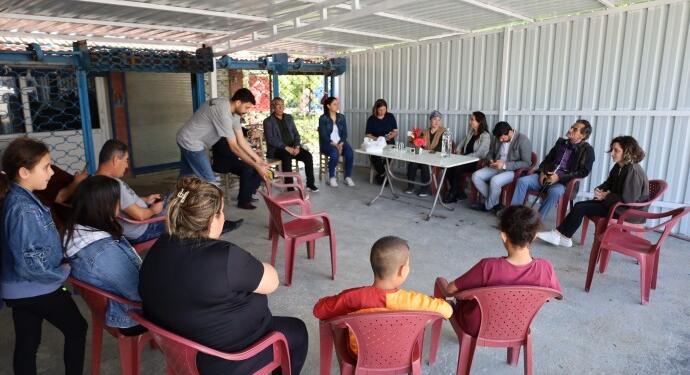 Hatimoğulları Defne’de depremzedeler ile buluştu