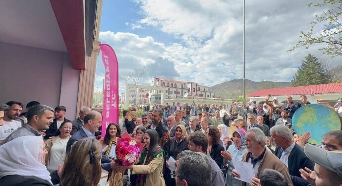 Licê’de eşbaşkanlar mazbatalarını aldı