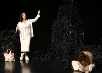 Amed’te Tiyatro Festivaline yoğun ilgi