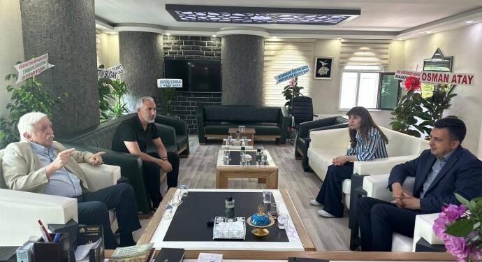 Çandar, Sûr Belediyesi’ni ziyaret etti: Halk iradesine saygı duyun