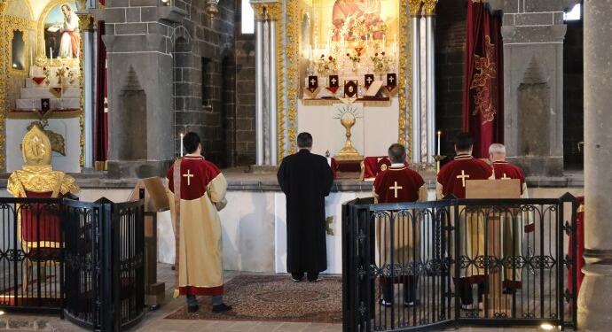 Sûr’da Paskalya Bayramı ayini