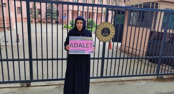Emine Şenyaşar 82 gündür Adalet Nöbeti’nde