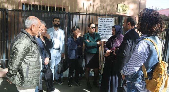 Parti ve derneklerden Şenyaşar’a destek