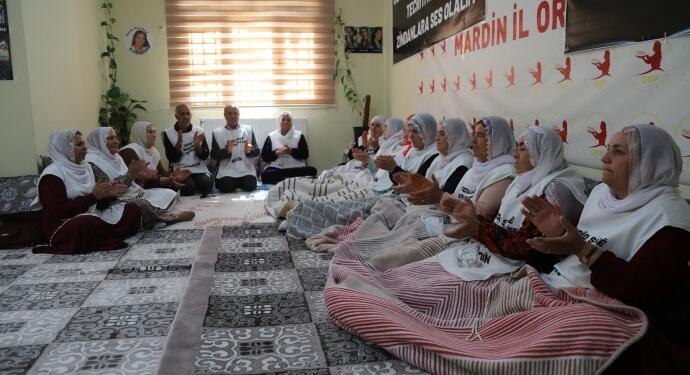 Tutsak yakınları: Özgürlük talebimizde ısrarcıyız