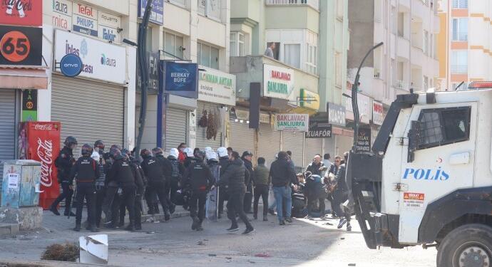 Wan protestolarında 30 kişi tutuklandı
