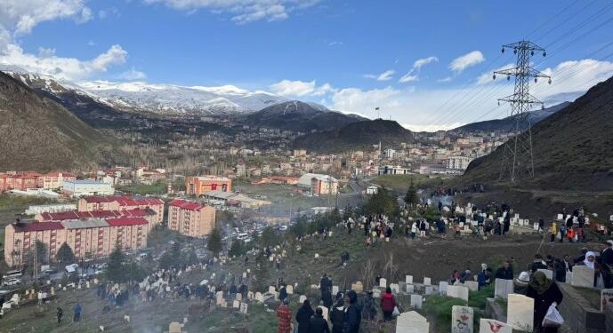 Özgürlük ve demokrasi mücadelesinde yaşamını yitirenler ziyaret edildi