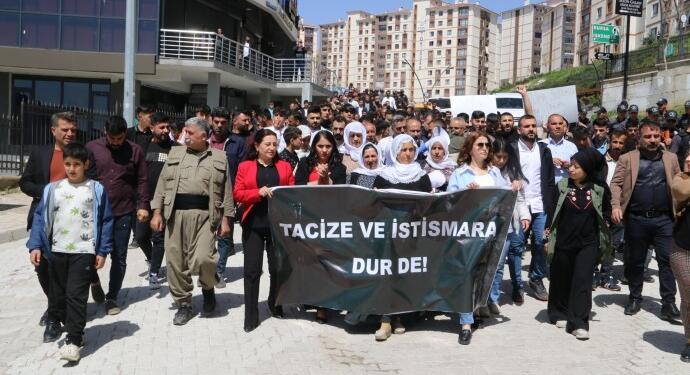 Uzman çavuş tacizi yürüyüşle protesto edildi