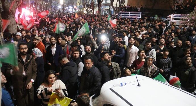 Kesinleşen belediye eşbaşkanlarından ilk mesajlar