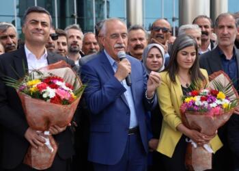 Devir-teslim yapıldı: Gün direnişçi Wan halkına hizmet günüdür