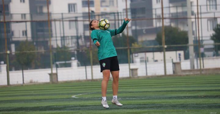 Amedspor’lu Ebru Dolu: Gücümü beyaz tülbentli annelerden alıyorum