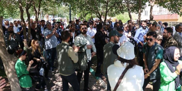 Curnê Reş’te seçimlerin yenileme kararına itiraz edildi: Yüzlerce kişinin bekleyişi sürüyor