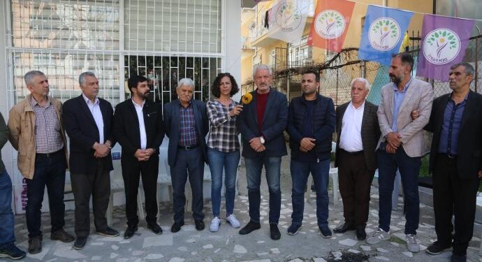 Saldırıya uğrayan DEM Parti Keçiören binası önünde açıklama